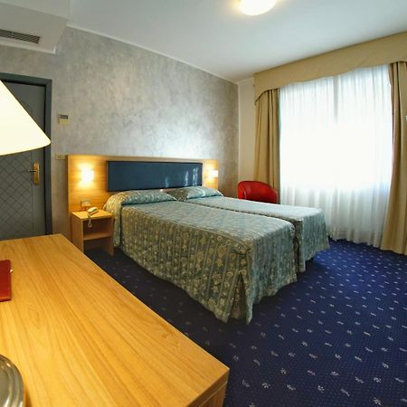 Hotel Le Torrette Galbiate Экстерьер фото