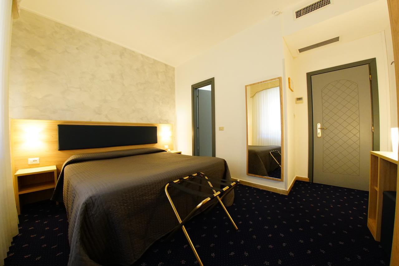 Hotel Le Torrette Galbiate Экстерьер фото