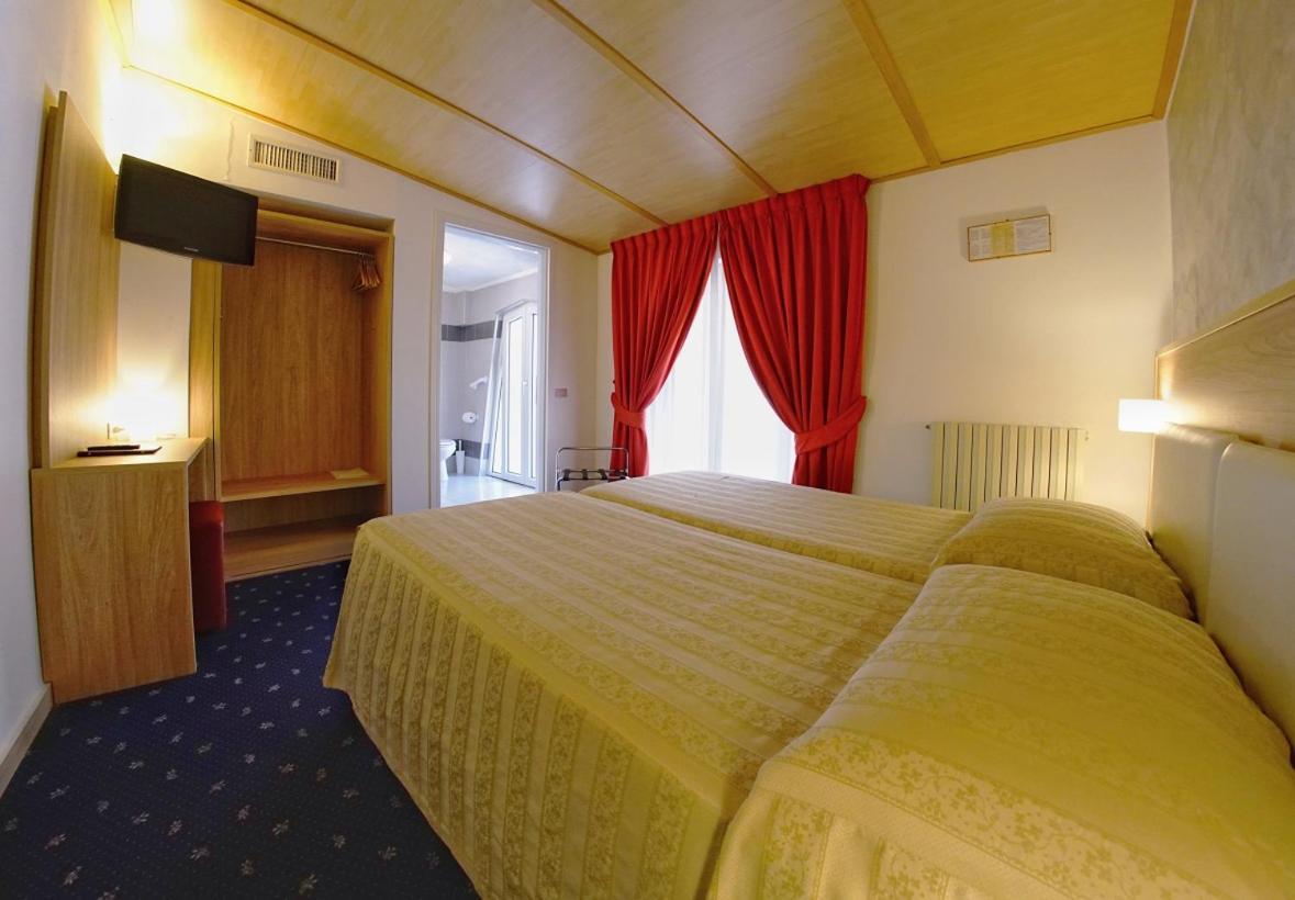 Hotel Le Torrette Galbiate Экстерьер фото