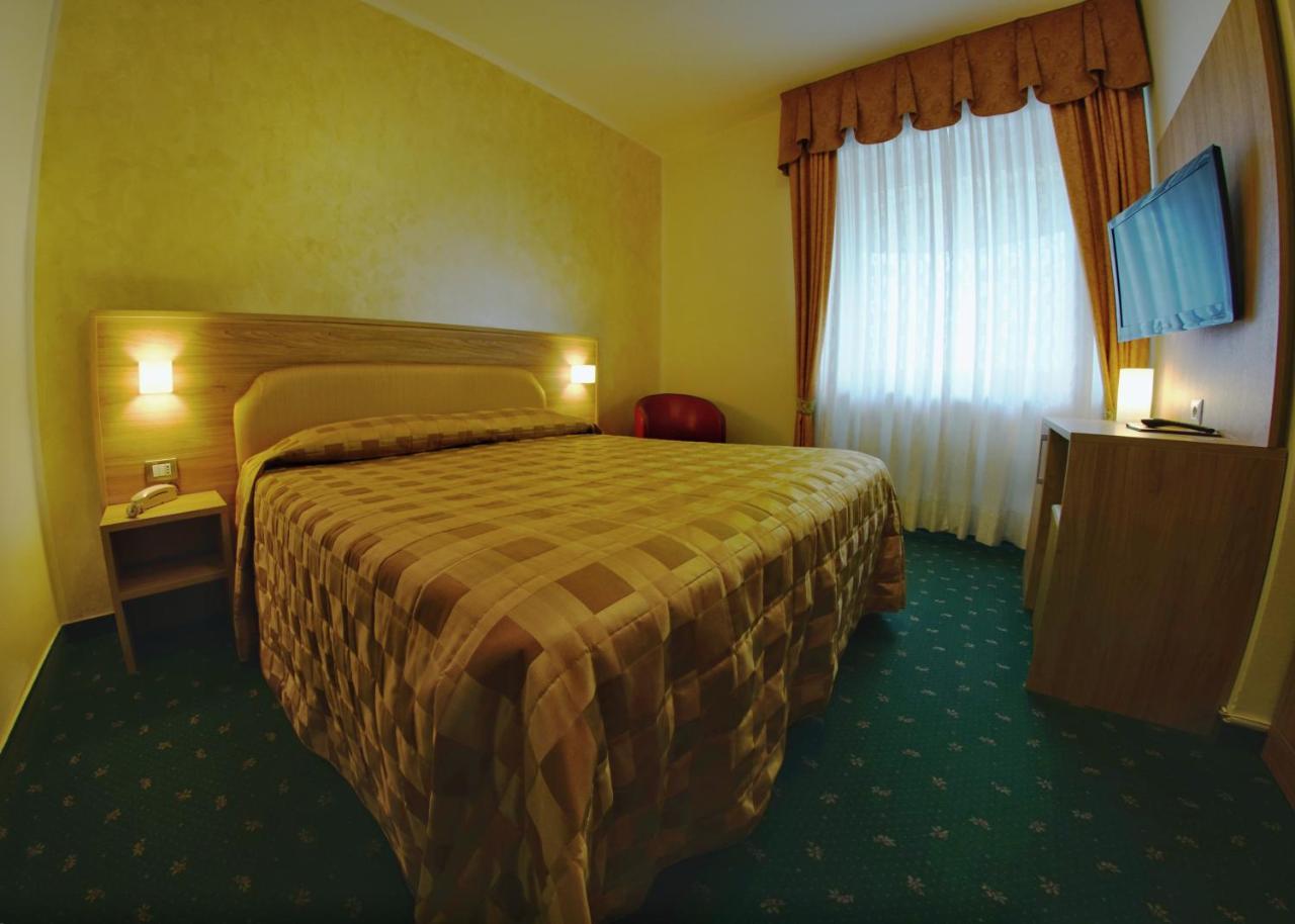 Hotel Le Torrette Galbiate Экстерьер фото