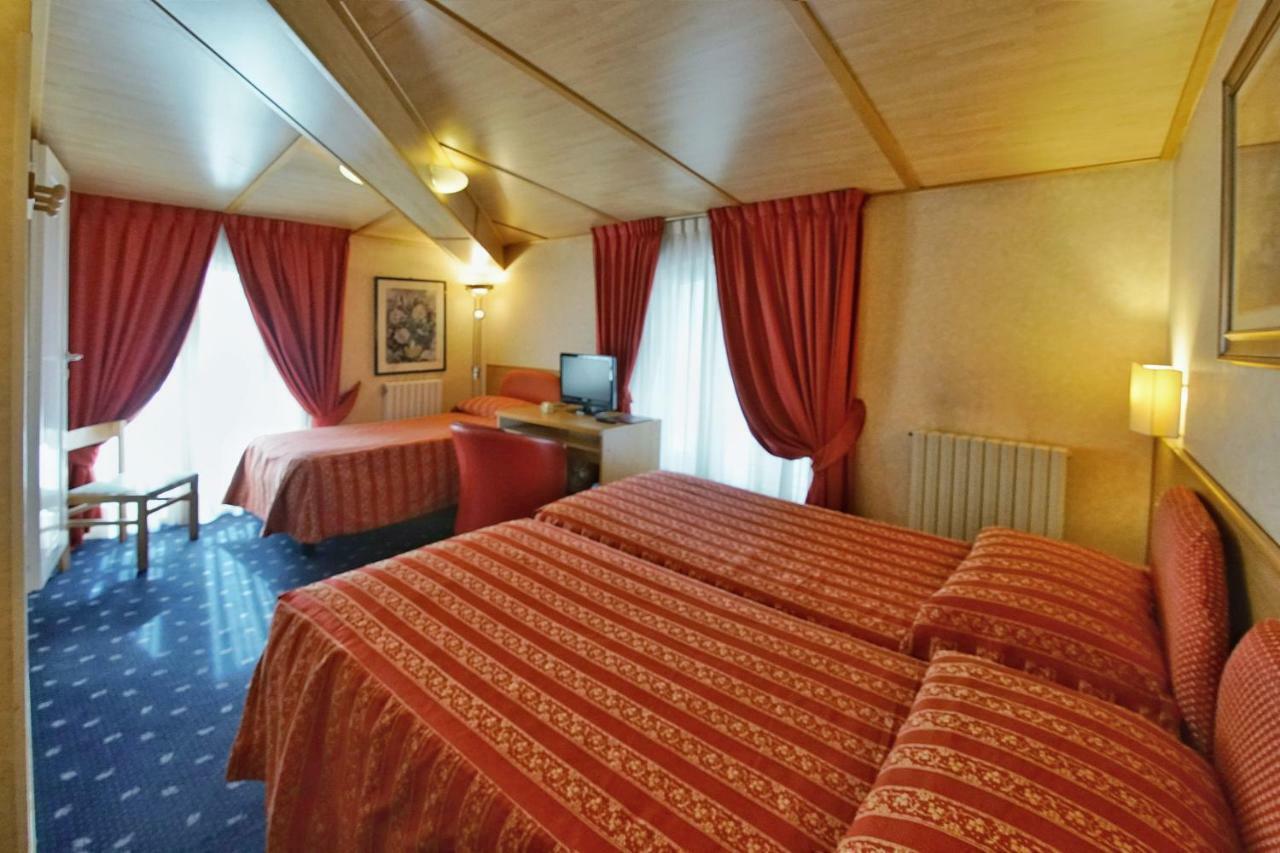 Hotel Le Torrette Galbiate Экстерьер фото